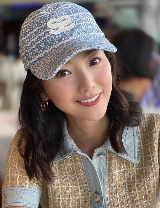 周嘉儀現時轉行成為證券公司市場部員工