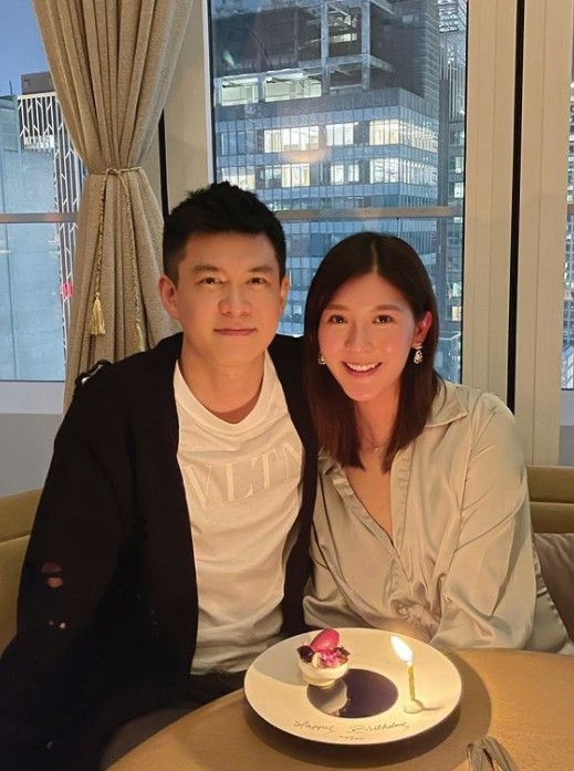余香凝喺2020年尾與圈外男友結婚,仲誕下囡囡~