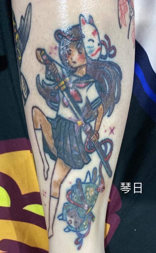 紋身師表示：「我對你哋嘅情況都係深表遺憾同埋同情，亦都衷心希望任何人都唔好再遇到咁不幸嘅事」