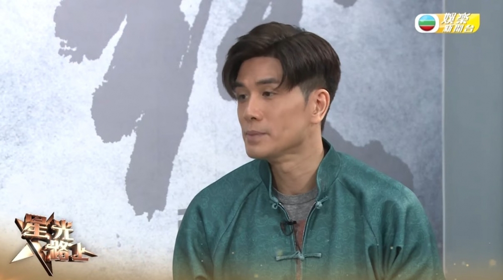 伍允龍表示與鍾嘉欣嘅戀情曝光時,的確令佢嚇咗一跳!
