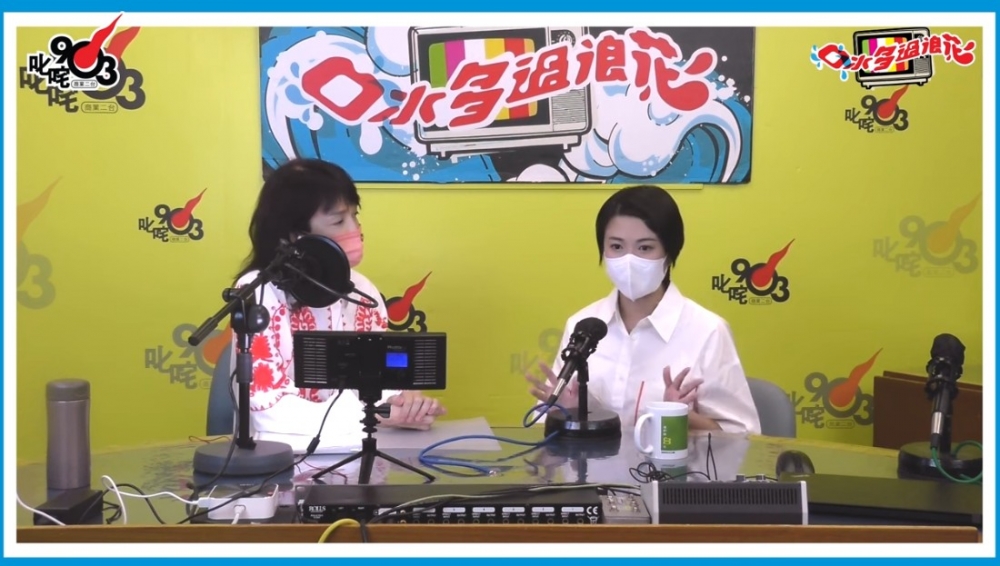 最近江嘉敏接受電台節目《口水多過浪花》訪問,坦承並唔識打扮!