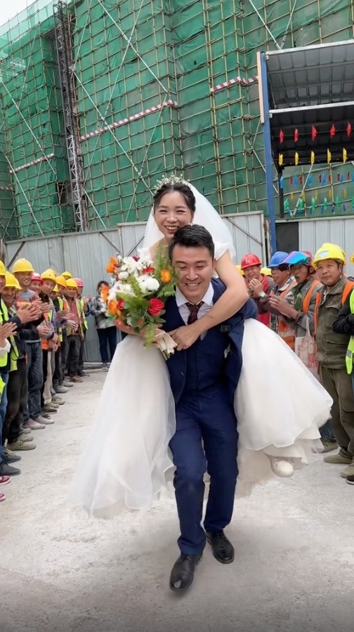 日前內地一個婚禮就有一位身穿婚紗嘅前女友出現