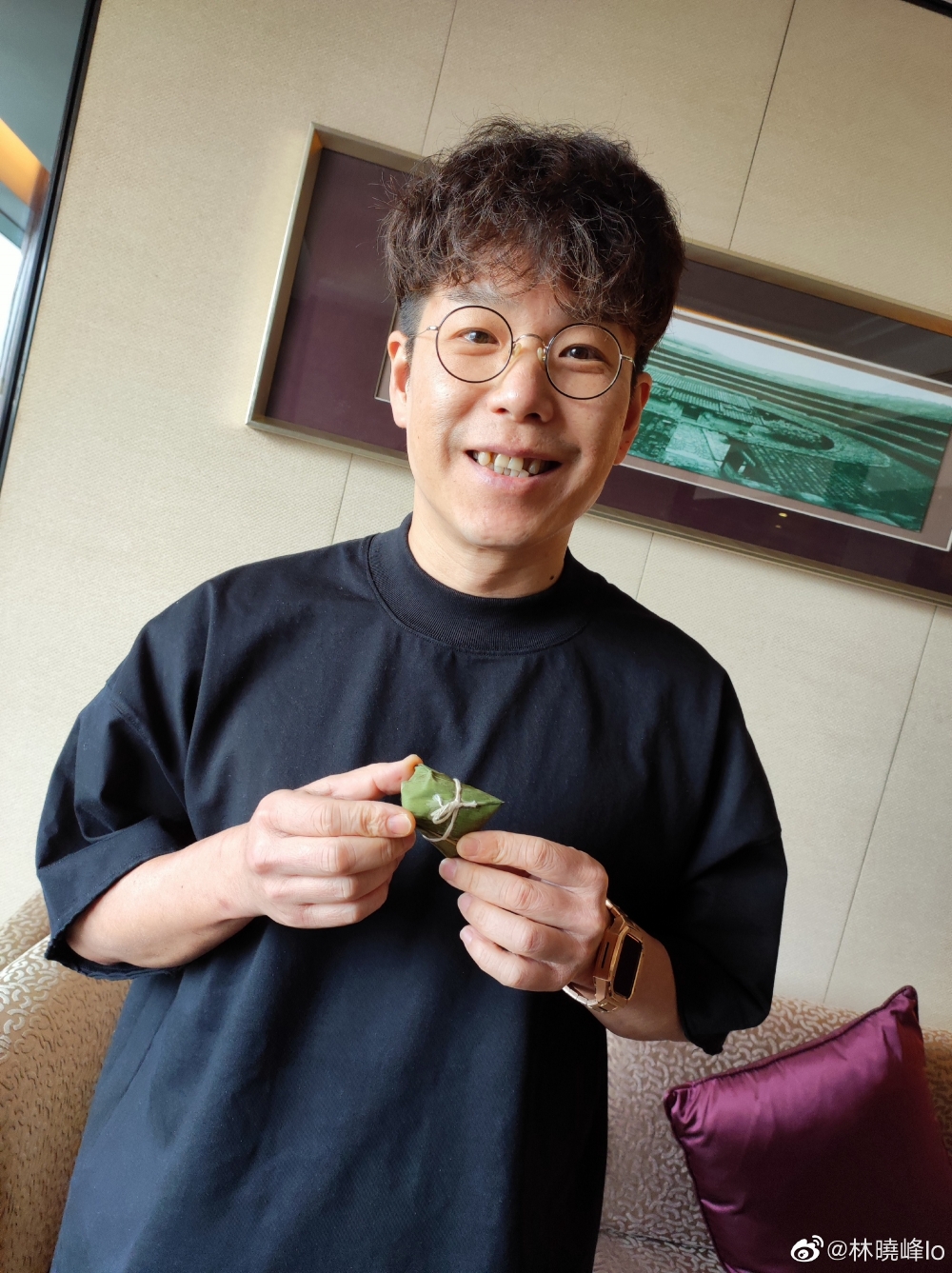 林曉峰近日於內地頒獎禮獲得首個音樂獎項！