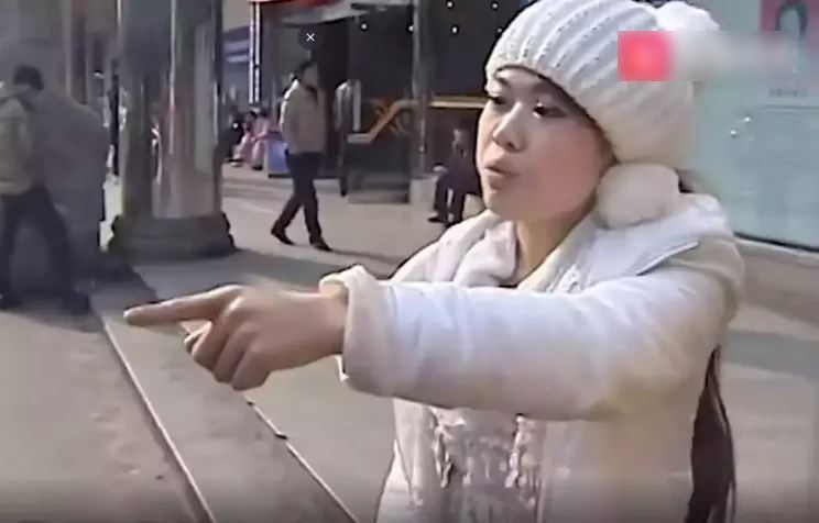 陳女認為自己出生自有錢家庭。