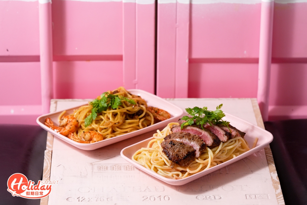 意粉選擇亦相當豐富，特別推介燒牛肉眼扒配車打芝士醬意大利麵，肉眼扒肉質嫩滑不會柴口，配上芝士醬意大利麵同食，味道更有層次。店內同時提供多款佐酒小食和啤酒供應，可以放工後來個Happy Hour！