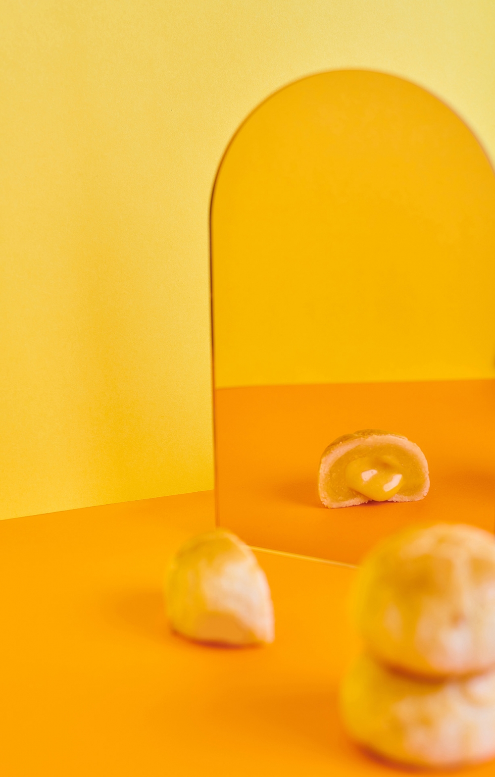 流心奶黃酥皮月餅。