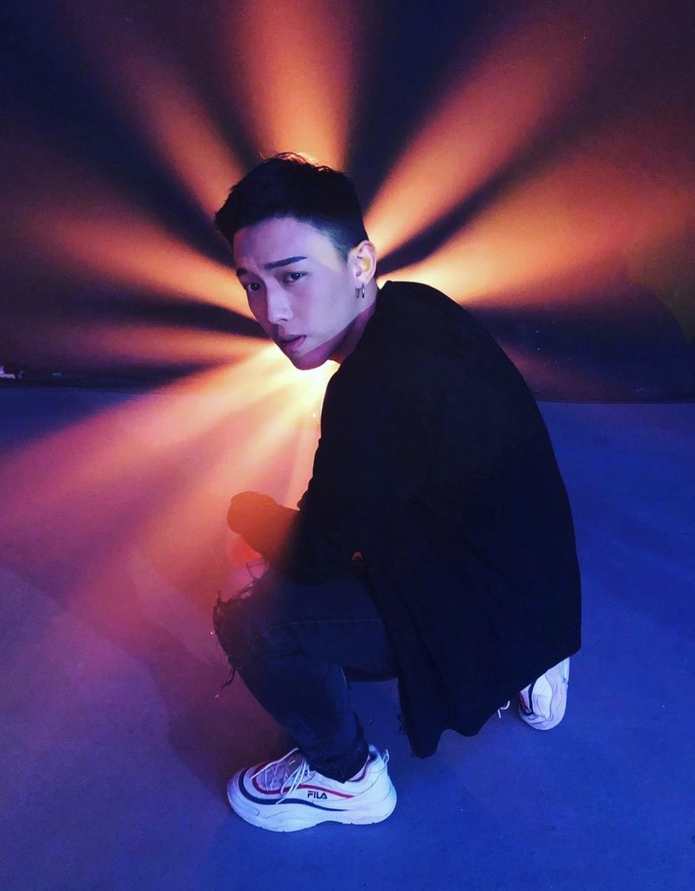 MC表示現時嘅佢單身，而且想拍拖！