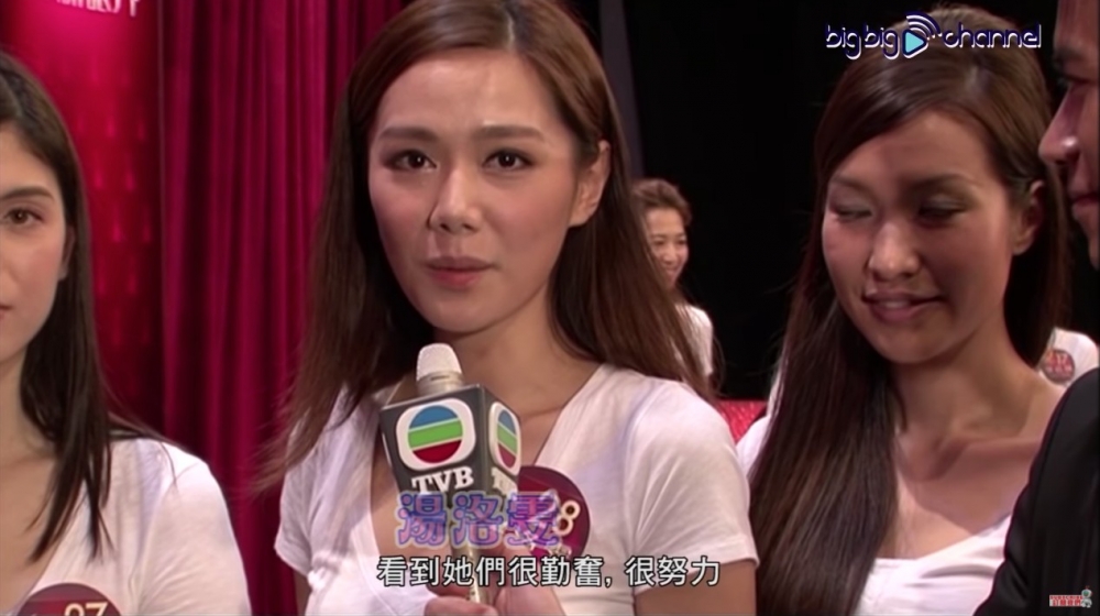 簡淑兒2012年參選香港小姐，同屆嘅有湯洛雯