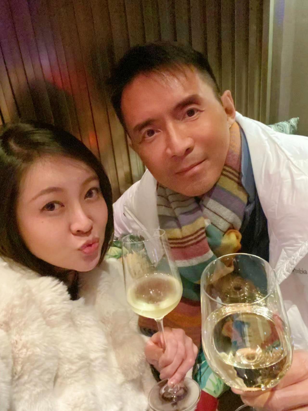 林利接受台灣媒體訪問時，指Erin鍾意飲酒，但一飲醉就性格大變！