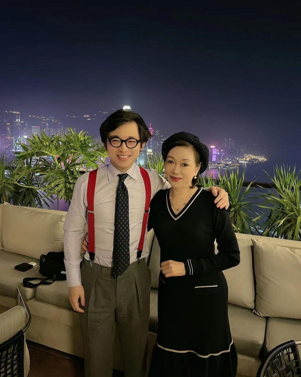 其實Bronte曾獲林作母親提名參選港姐,當時更獲讚似林作舊愛麥明詩