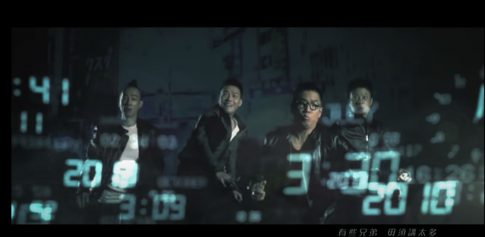 2013年，林曉峰同鄭伊健、陳小春、謝天華、錢嘉樂一齊推出歌曲《消失的光陰》