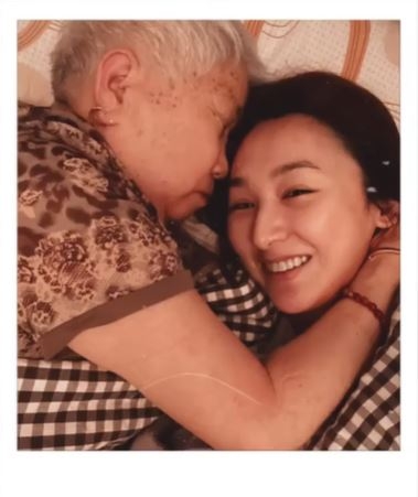 高海寧小時候在內地由外婆照顧。