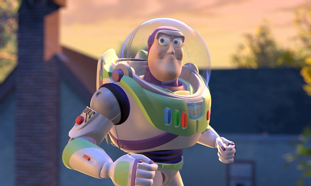 因為 「小錫兵」過於平凡,Pixar才會創造出更型的太空戰士「巴斯光年」。