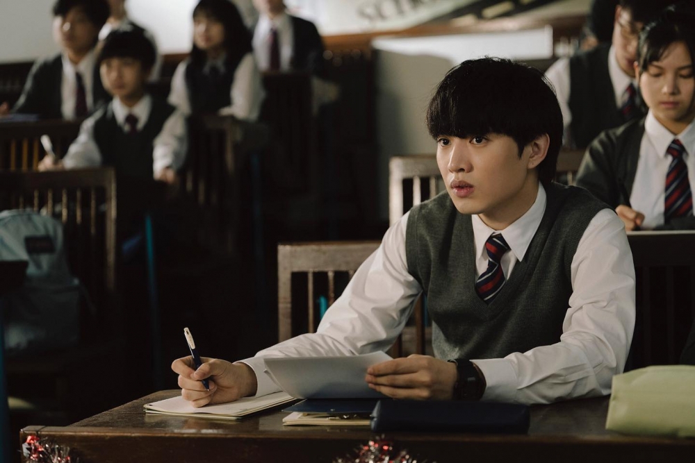 Jer的高中生look完全不違和！