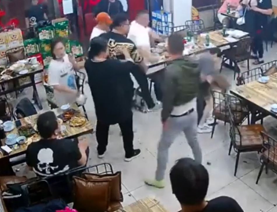 唐山事件在內地引起全網關注