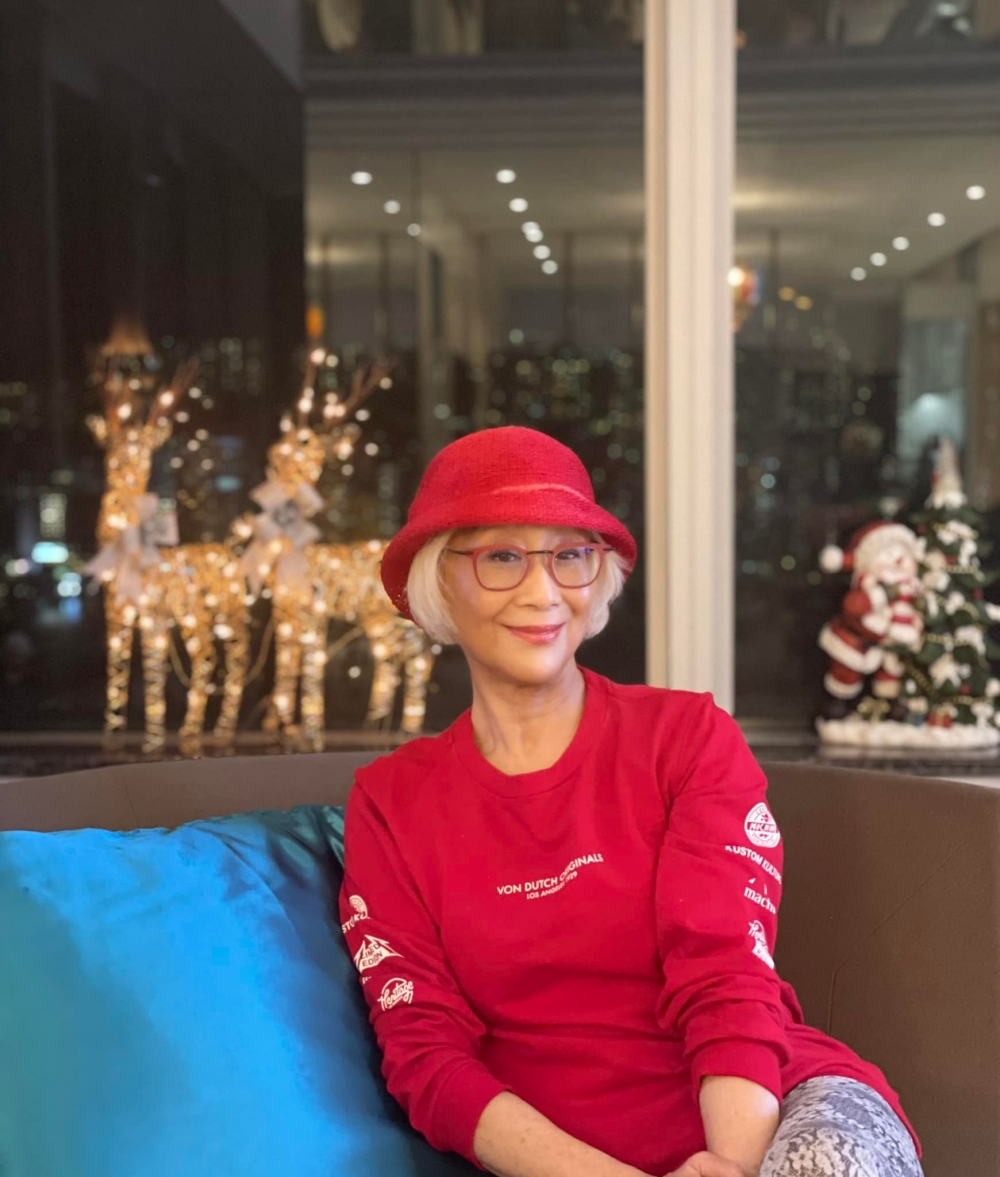 陳曼娜指香港樓價實在貴得離譜，所以近年已無再喺香港投資樓宇，而係轉戰美國同東南亞。