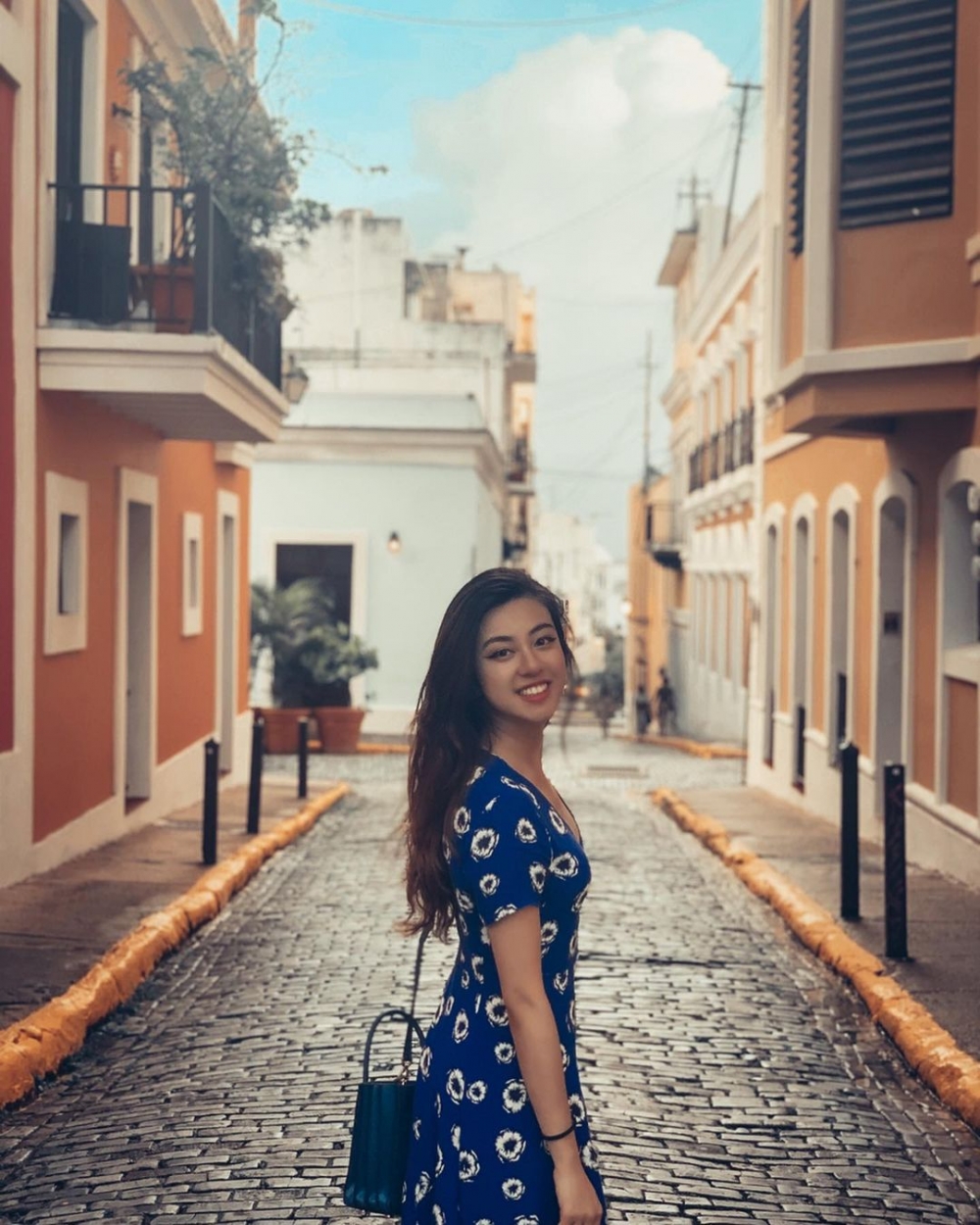 同參加《香港小姐2022》面試一樣的「戰衣」?!