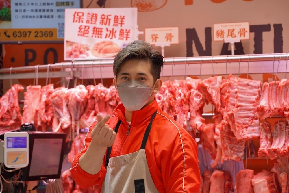 威威(劉宋威)早前正式出道