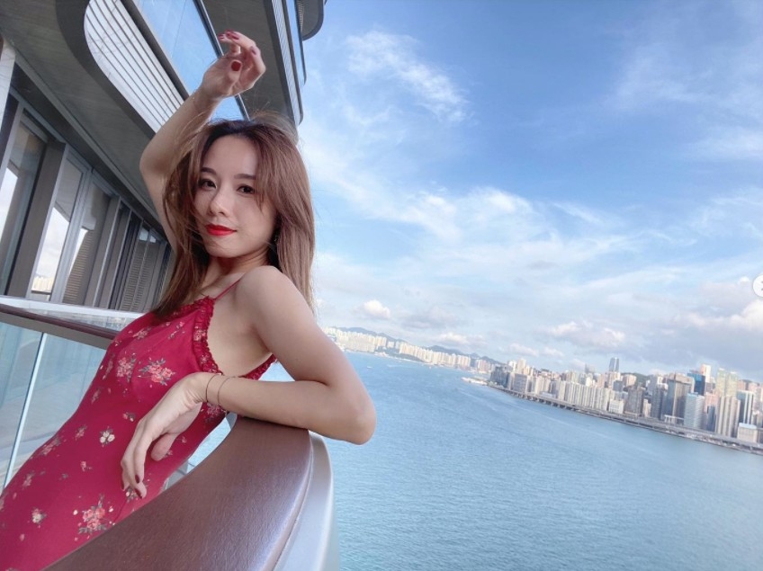 單飛後Stephy亦成為Cookies首位推出個人專輯嘅成員,其出道作仲取得白金唱片成績。