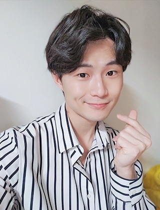 網站上寫明佢哋嘅個人資料,呢一位「店長推介」係韓國人!