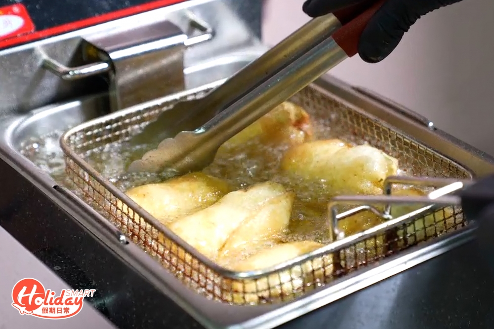 即叫即炸,保證新鮮,炸至金黃色的外皮酥脆香口