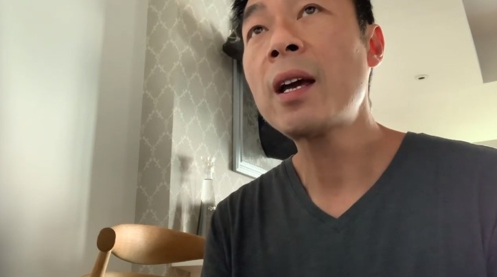 而佢近來亦不時會喺IG上載自彈自唱影片