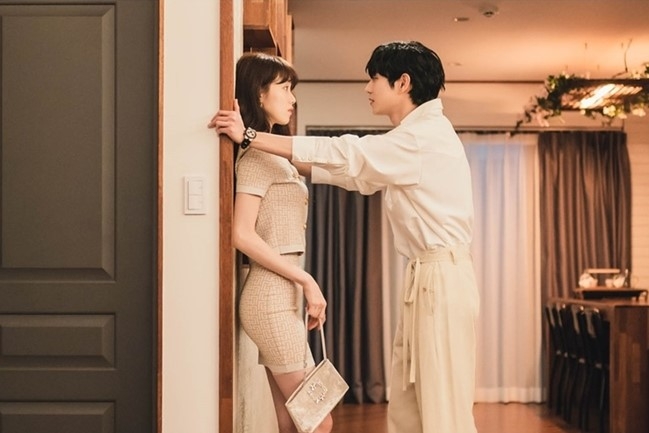 不過男子最終附上一句「玩出感情我負責」，令網民嚇咗一跳！