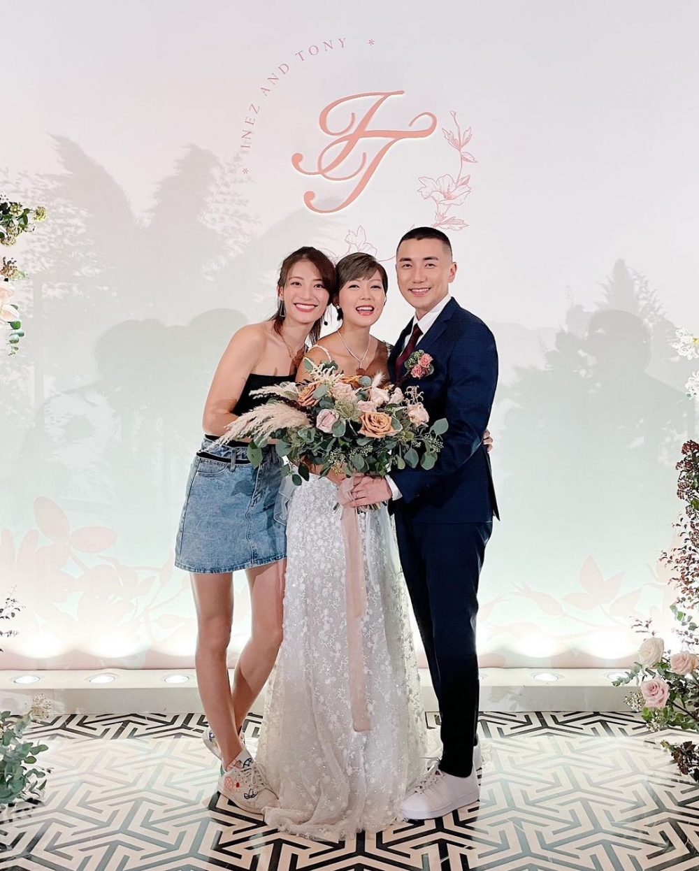 Sharon出席洪永城和Inez梁諾妍的婚禮。