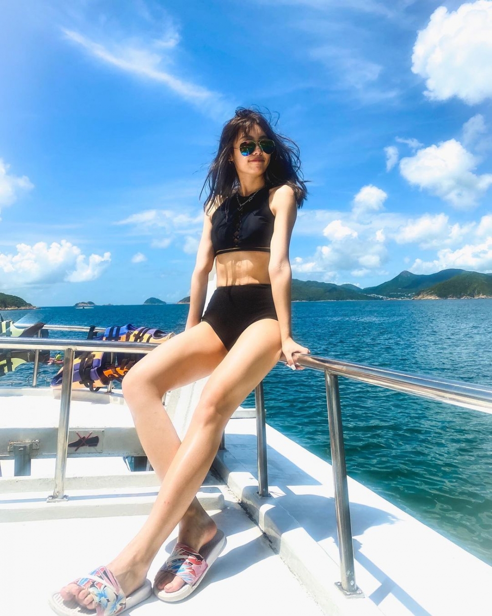 疑似正印指自己未同男方分手雪梨已係咁約佢男友打波，力斥佢為人「好假」。