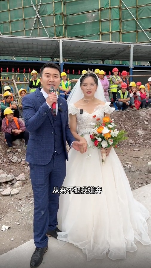 劉大師同霞姐已經交往多年,兩人甚至早就育有兒子
