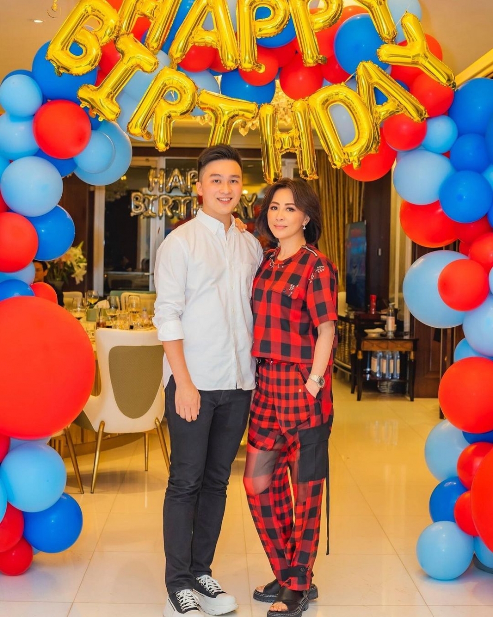 劉嘉玲返港不久便為姪仔劉兆恩慶生。