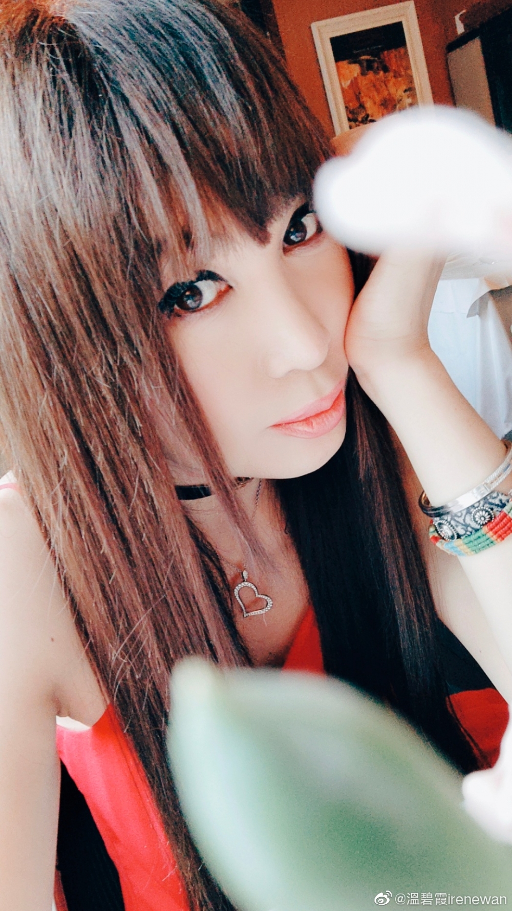 溫碧霞影相不忘大擺嘟嘴pose,少女心滿滿!