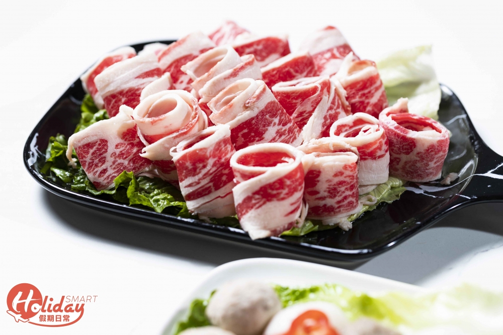 想食得更豪華,就可以加錢食牛小排及海鮮等配料,完全可以滿足各位食肉獸。