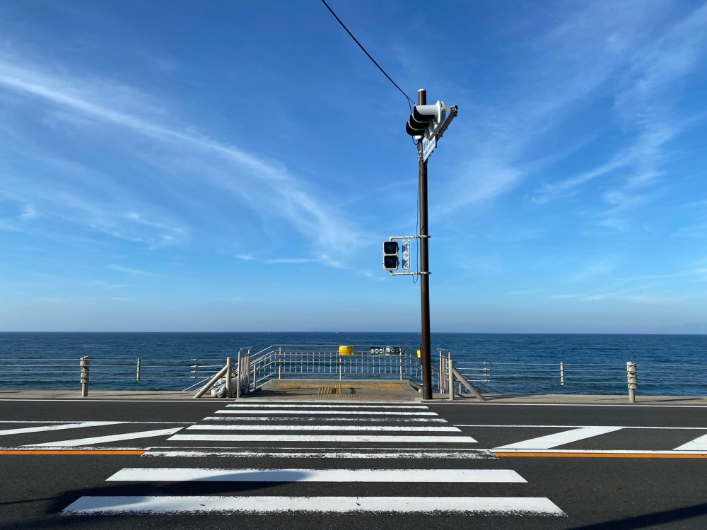 鎌倉高校前車站是經典動畫《男兒當入樽》的取景地點。