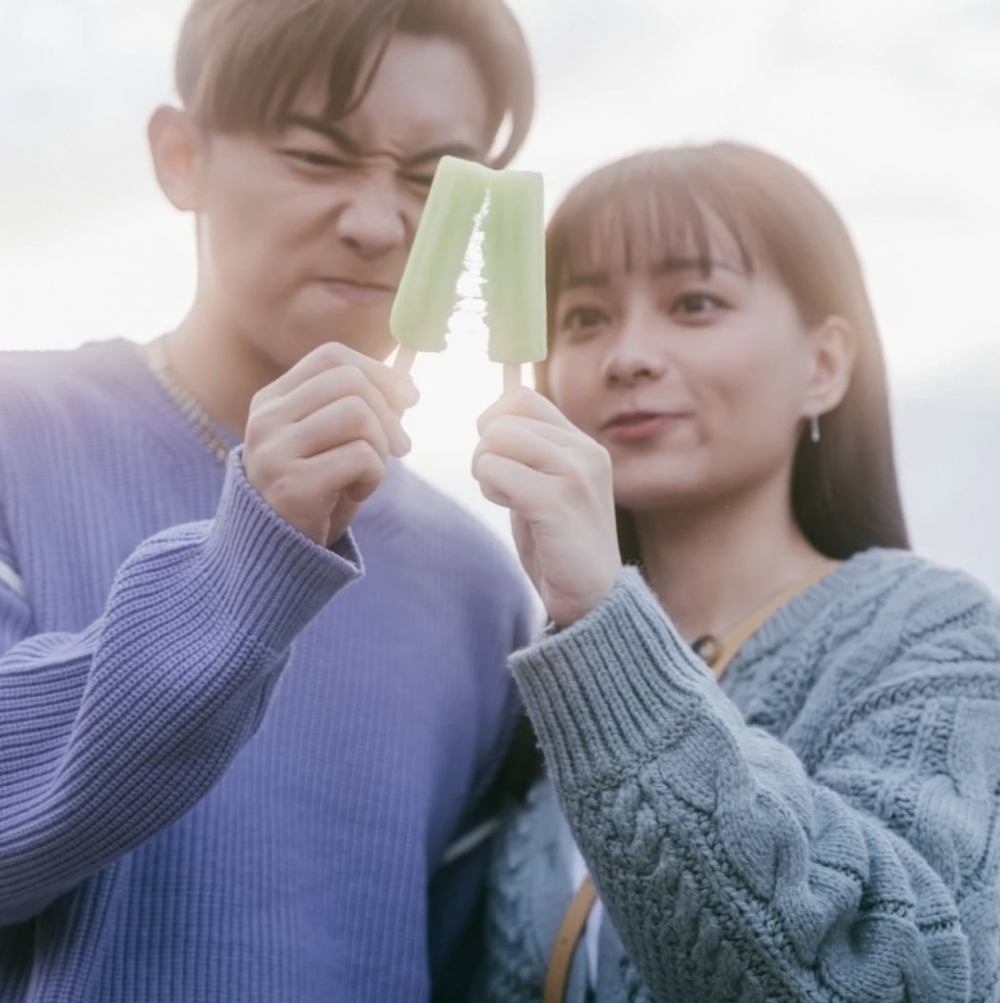 MC被拍到同2位緋聞對象行超市！