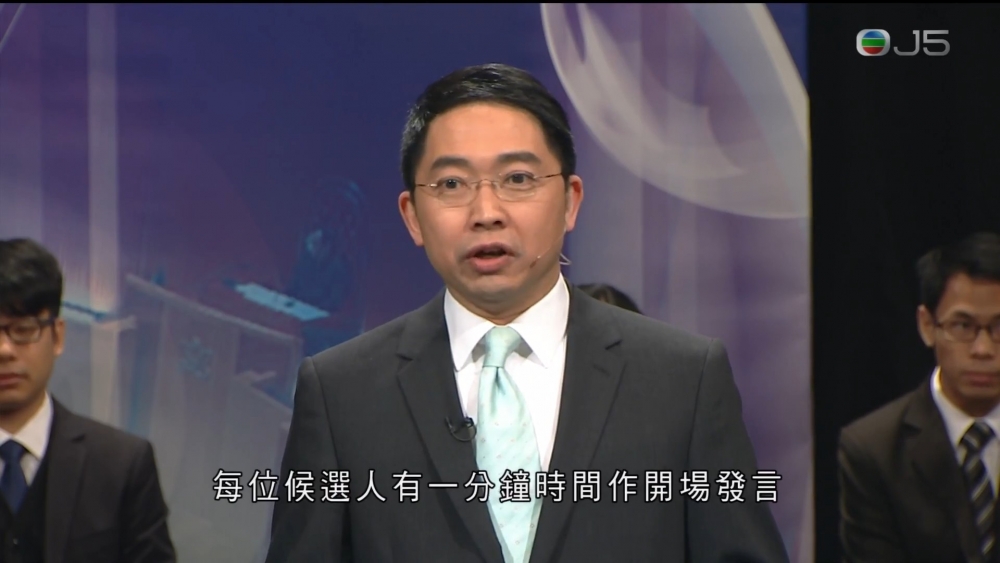 許方輝自1987年開始任職新聞主播，後來開始擔任高層，並且轉投有線電視。