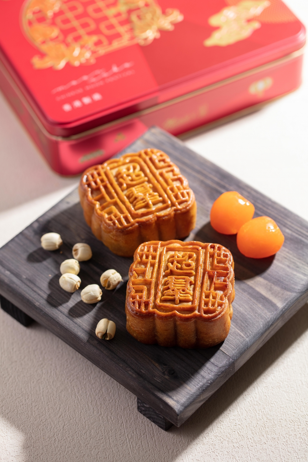 雙黃白蓮蓉月餅禮盒。