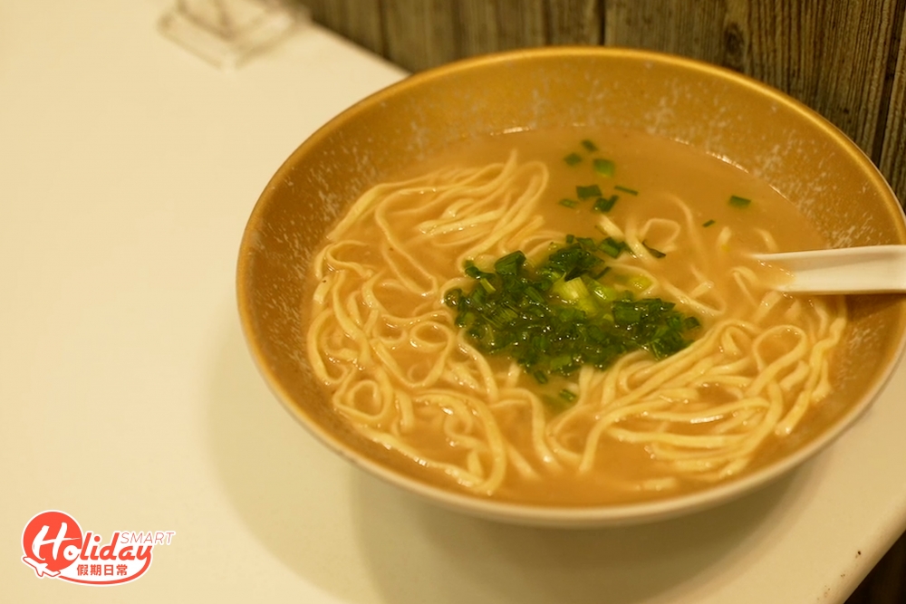 除了海蝦濃湯,金華火腿煲雞濃湯亦是主要口味之一,以金華火腿的鹹香提鮮,湯底味道對比起海下濃湯相對較清淡和溫和,飲到啖啖雞湯鮮味,但又不會搶過金華火腿的鹹香味。