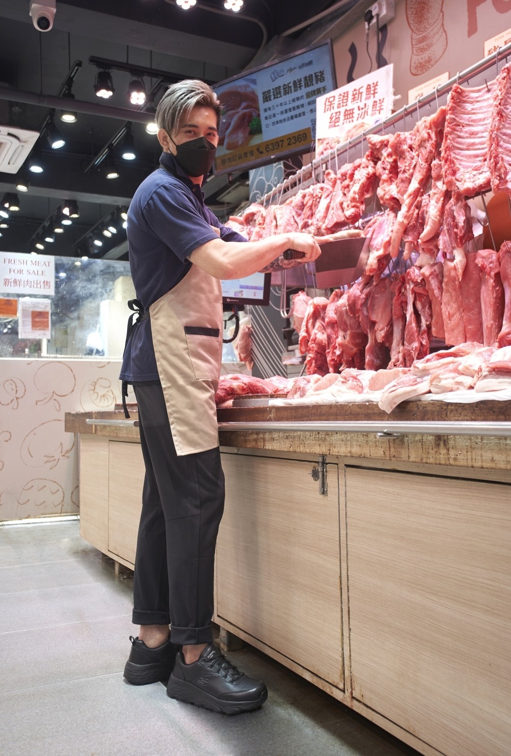 「肉類分割技術員」阿威因為一張合照而成為新晉網絡紅人,接廣告又上電視