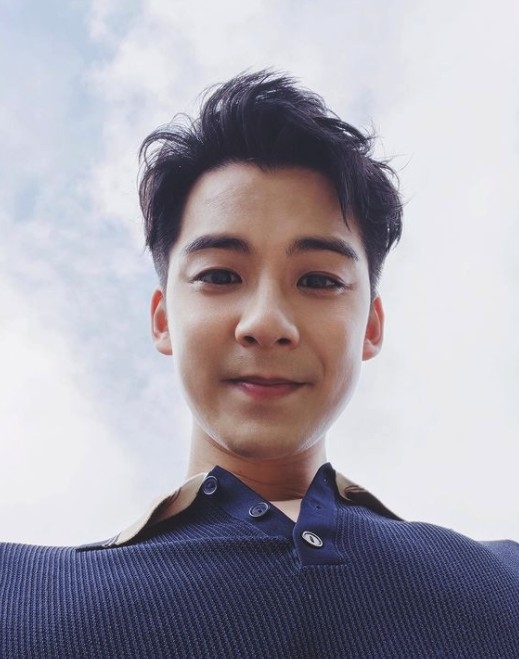 餐廳老闆表示若果余德丞願意道歉,將會將對Carrie嘅愛轉移俾佢?!