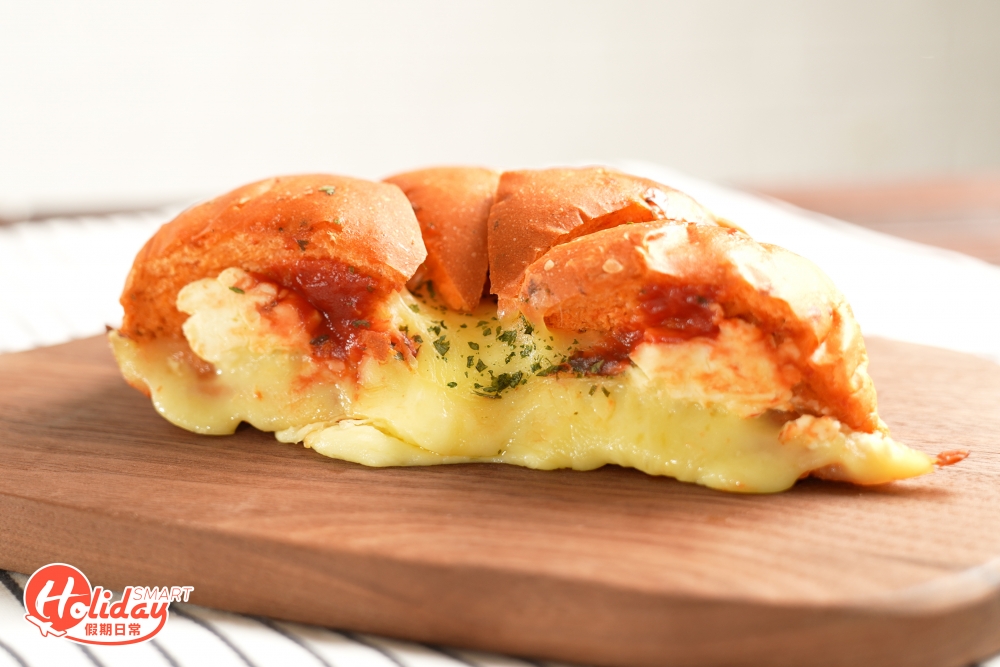 芝士迷一定要試開心Share大爆脂,叮熱後全部芝士一湧而至!