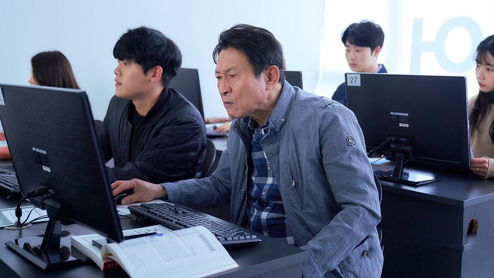 網民就覺得IT行業喺外國比較吃香？！