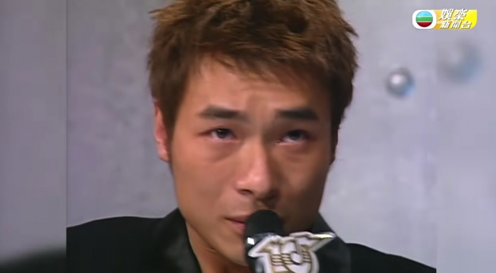 2001年「十大勁歌金曲頒獎典禮」許志安仲公開發表愛的宣言,二人感情甜蜜~