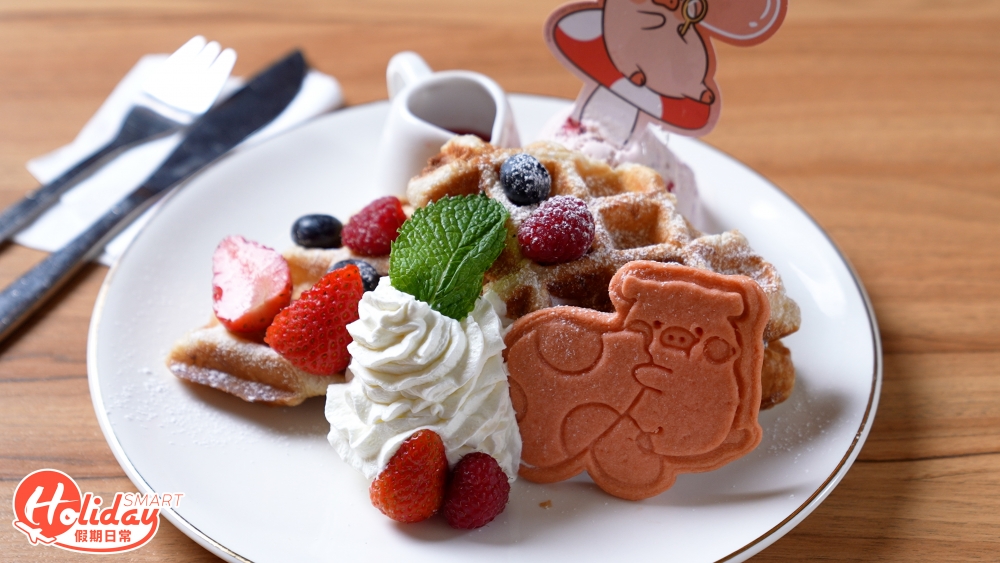 另外LuLu豬牛角包窩夫賣相吸引，新鮮熱烘的窩夫夠酥脆，口感厚實且鬆軟