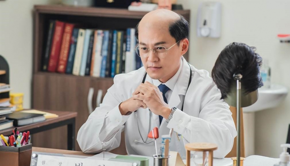 《內科朴院長》劇照