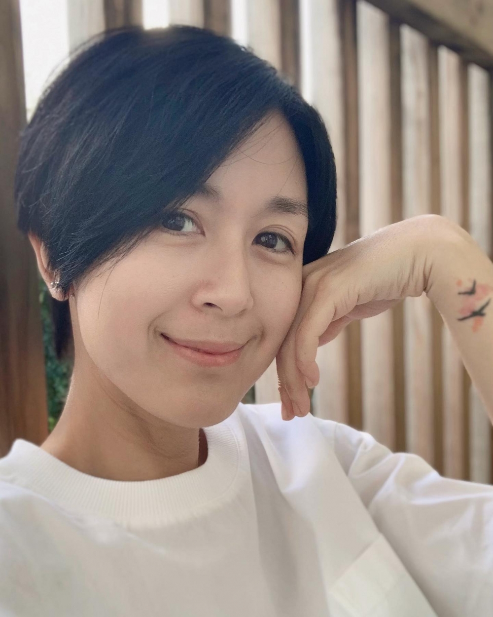 出名係童顏嘅唐寧雖淡出電視圈，但外型仍保養得宜