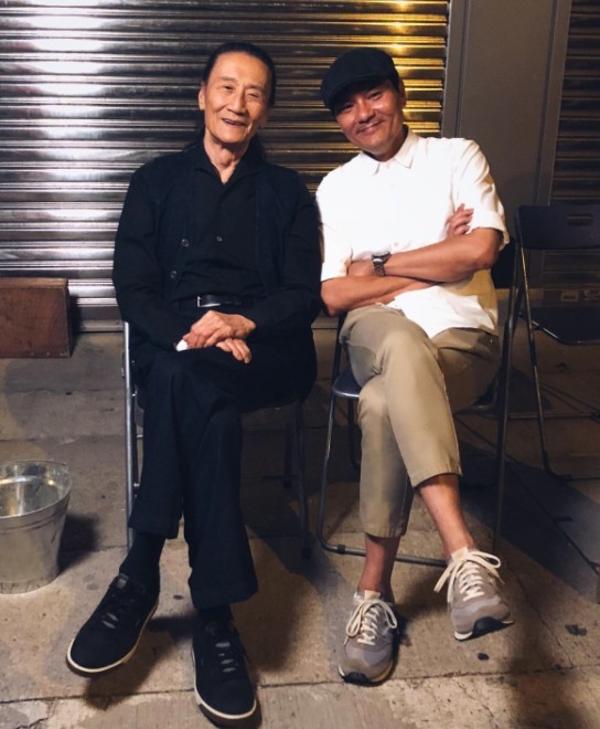 林家棟喺金像獎中悉心照顧謝賢嘅場面，獲網民大讚超暖男！