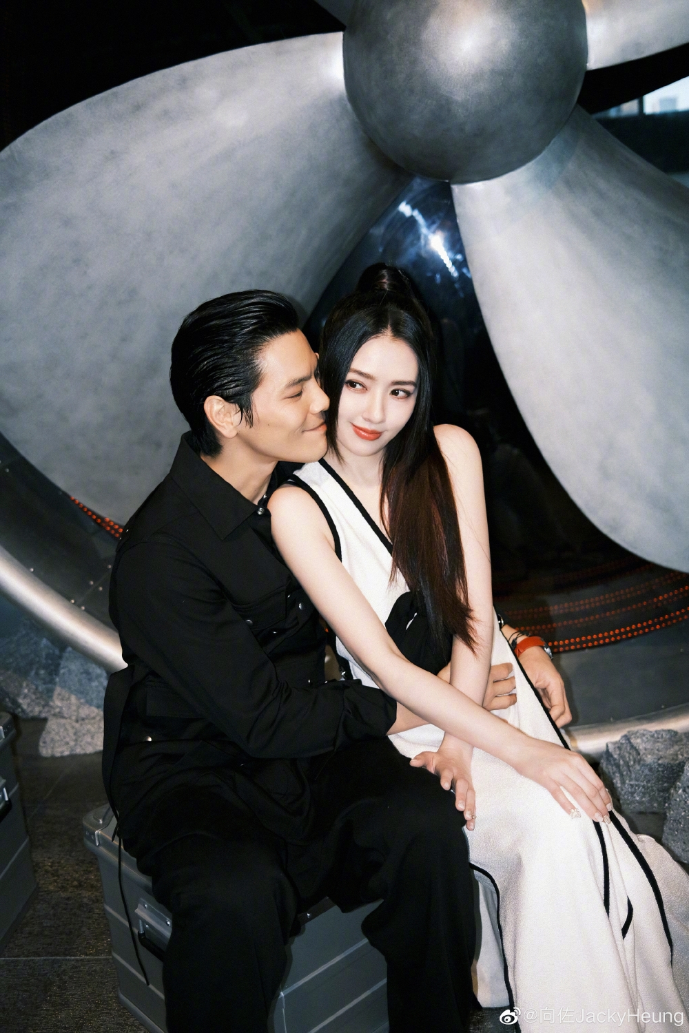 有傳郭碧婷答應會為向佐生三個兒子,向太亦證實此事。