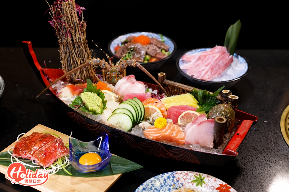 現時由即日起至9月30日，4人同行並提前於兩日預訂「尊貴日本和牛放題」的食客，就可以免費歎$499的原隻龍蝦刺身船，CP值超高！