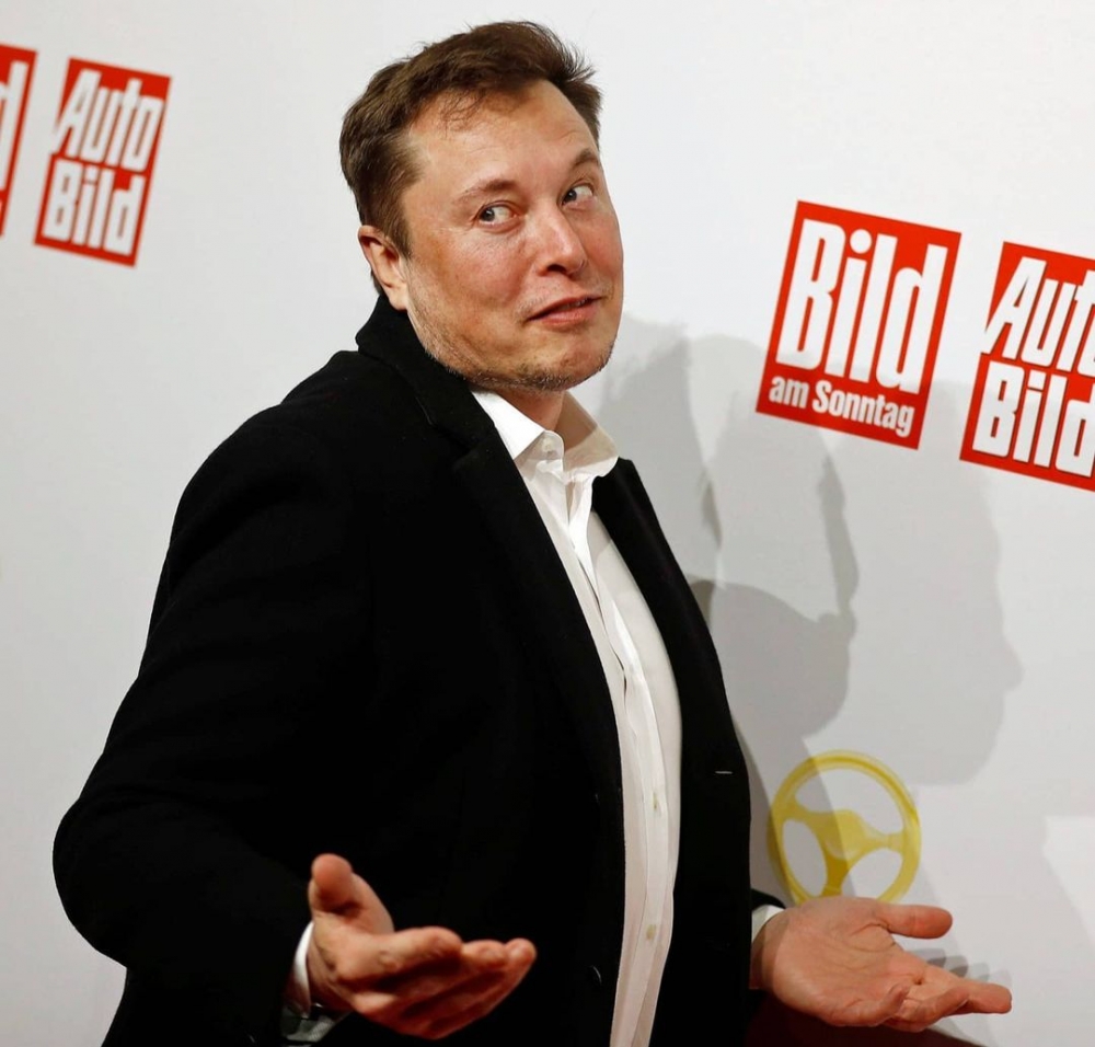 Elon Musk否認消息，強調與Brin仍是朋友。